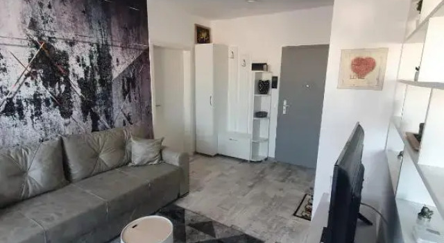 Studio 70