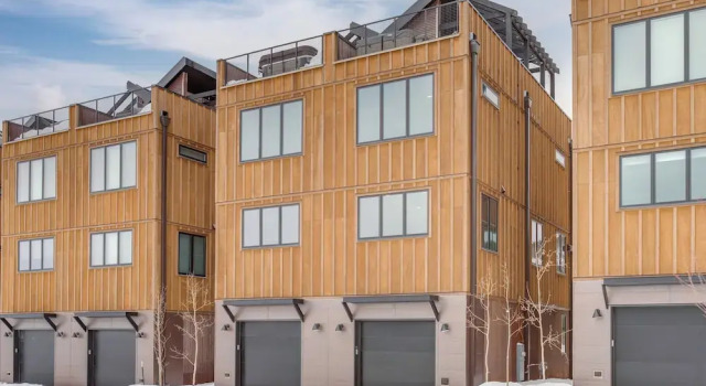Rooftop Hot Tub + Views: Townhome in Winter Park