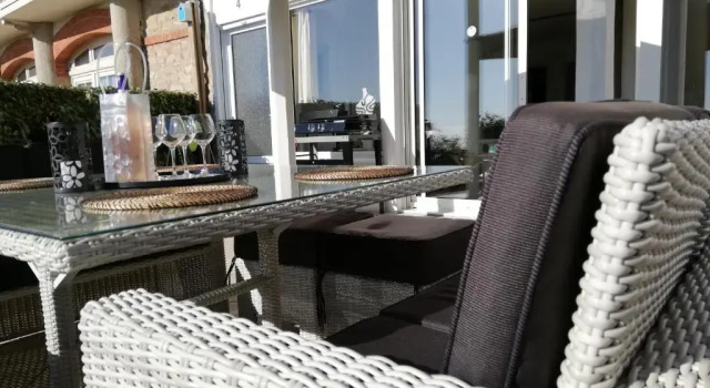 Апартаменты Цокольный этаж Appartement terrasse esprit loft vue sur mer