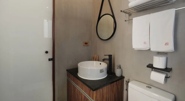 Двухместный номер Standard с балконом Journey Hostel