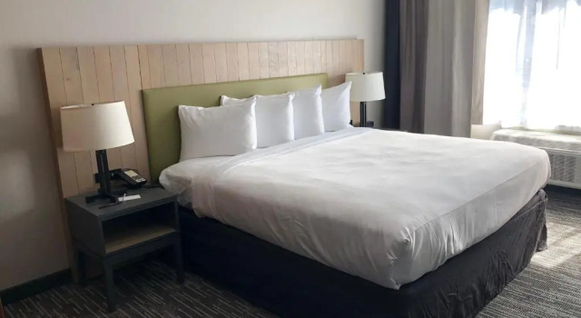Двухместный номер Standard Country Inn & Suites by Radisson, Flagstaff Downtown, AZ