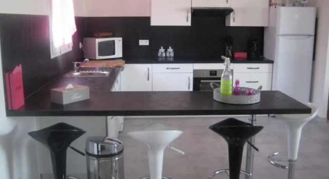 Serene Holiday Home in Les Mages With Balcony, Rezerwuj Hotel Les Mages Cévennes