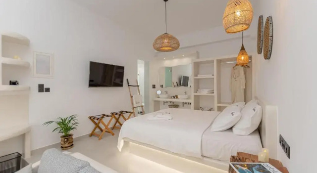 Трёхместный номер Deluxe Adama's Suites Naxos