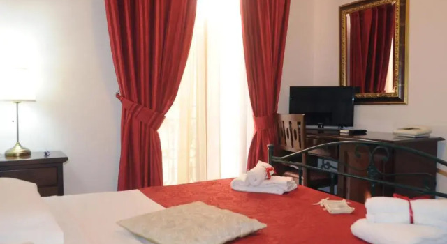 Economy Zimmer Garibaldi Relais