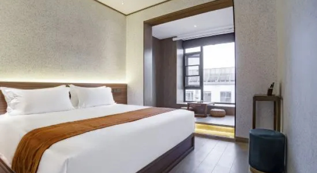 Люкс Executive Travel World Hotel