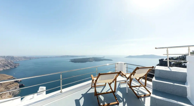 Люкс c 1 комнатой с балконом и с видом на море Calderas Hug & Panoramic Sea View Suites