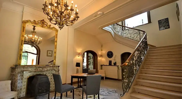 Villa De Noailles, Rezervovat Vila Hotely v Lutych s parkováním, Parkování