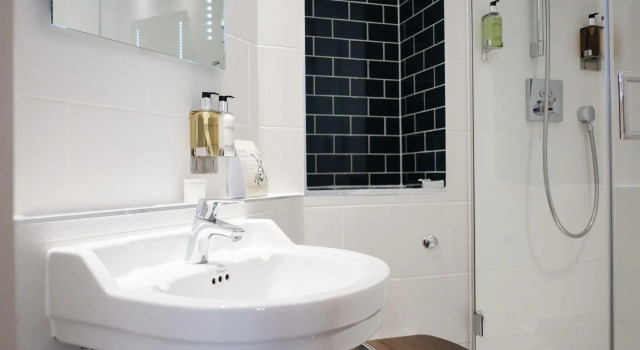 The White Hart Hotel, Забронировать Отель Хемптон-Уик Кингстон-апон-Темс