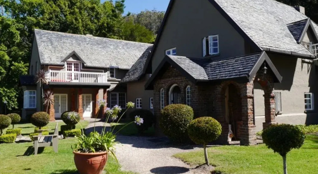 Knysna Riverside Lodge, Buchen Sie Hotel Hornlee Knysna