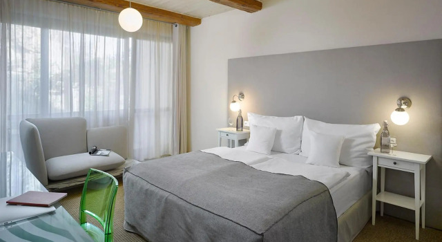 Hotel La Romantica, Rezerwuj Hotel Hotele w Central Bohemia z parkingiem, Parking