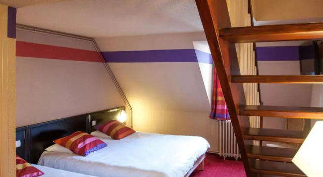 Четырёхместный номер Standard Hôtel Saint Sauveur