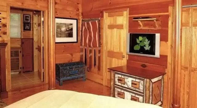 Enchanted - 1 Bedrooms, 1 Baths, Sleeps 2 Cabin by RedAwning, Book Feriehus Hoteller i Newport med parkering, Parkering