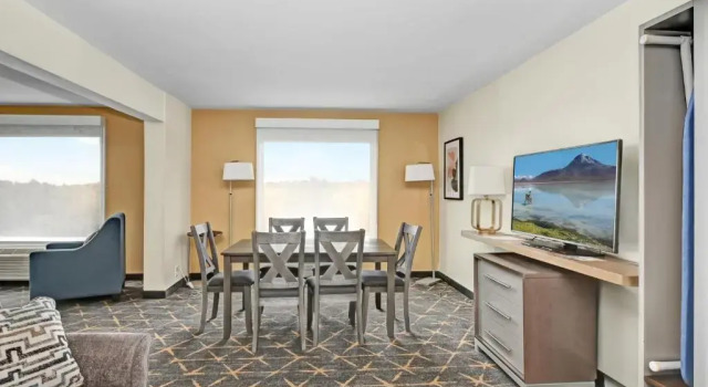 Люкс Holiday Inn - Piscataway - Somerset by IHG