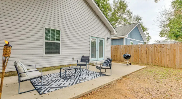 Коттедж 1 Mi to Dtwn: Pet-friendly Pensacola Getaway!