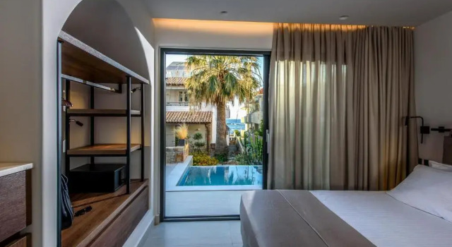Полулюкс Soleil Rooms and Suites