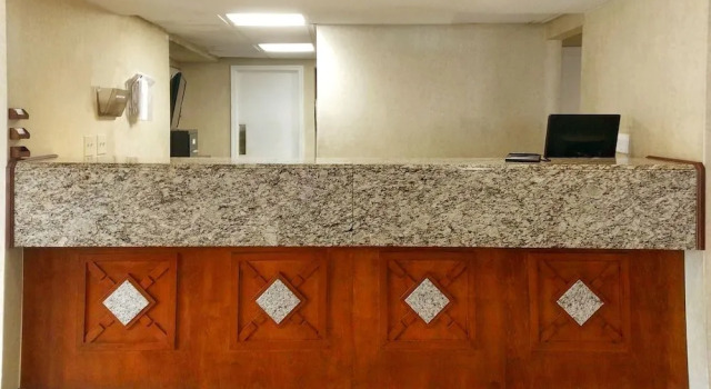 Extended Studio Hotel, Varaa Hotelli Hotellit New England uima-altaalla, Uima-allas