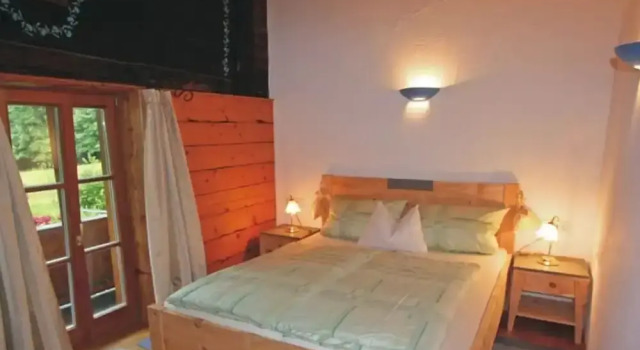 Waterval in het Huis Boshoek, Varaa Lomakoti Hotellit Baijeri pysäköinnillä, Pysäköinti