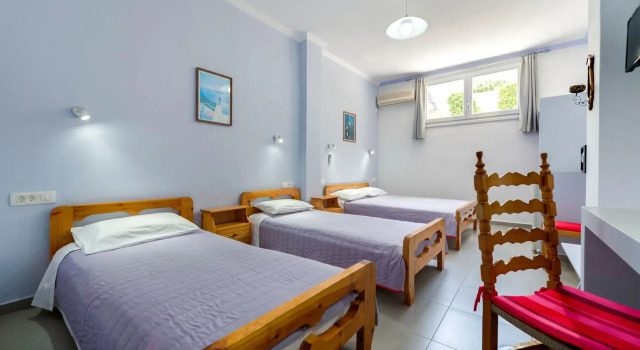 Четырёхместный номер Economy Цокольный этаж Akis Hotel