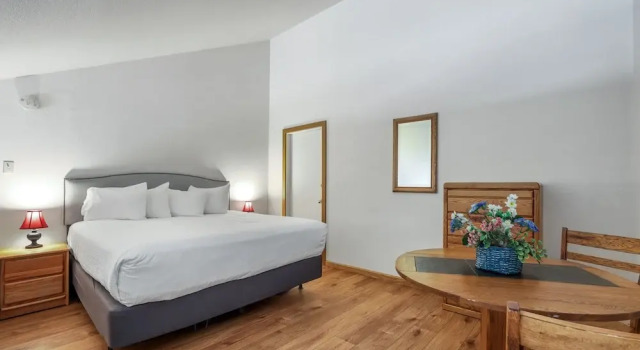 Номер Standard Sierra Cabin Condo â Sun Meadows 1 Bedroom + Loft 1 Condo by RedAwning