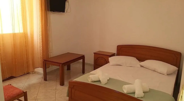 Apartments and Rooms Armanda