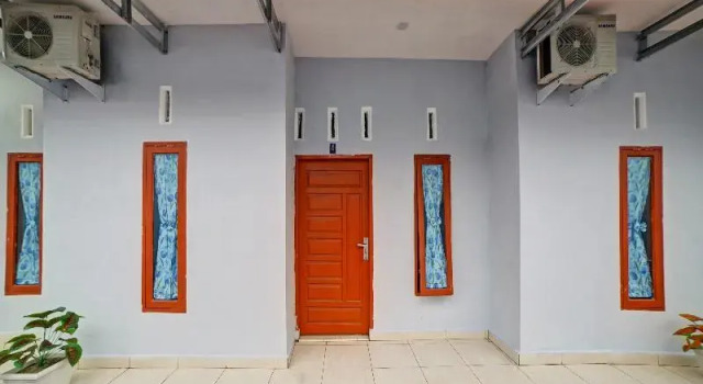 OYO 90509 Nadia Hotel, Rezerwuj Hotel Pematang Siantar Sumatra