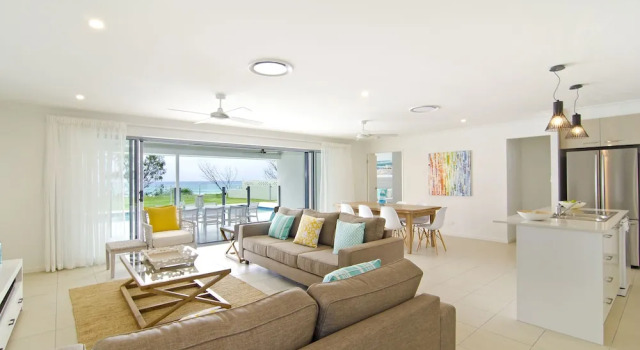 Sentosa at Tugun Beachfront Holiday Home, Забронировать Дом для отпуска Тугун Голд-Кост, рядом с Пляж Tugun