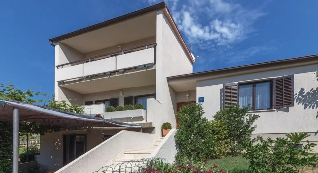 Amazing Apartment in Medulin With 4 Bedrooms, Wifi and Outdoor Swimming Pool