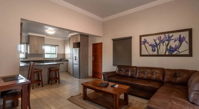 Апартаменты Classic Camelot Guest House & Apartments
