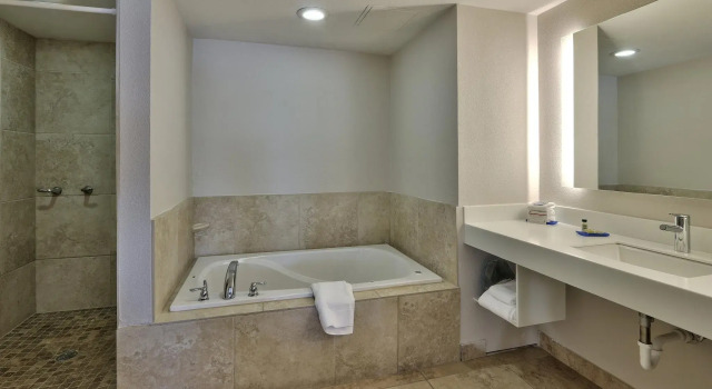 Четырёхместный номер Standard Holiday Inn Express & Suites - Albuquerque East by IHG