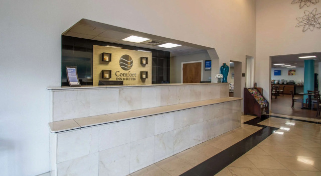 Comfort Inn & Suites Fort Lauderdale, Rezervovat Hotel Tamarac Fort Lauderdale West