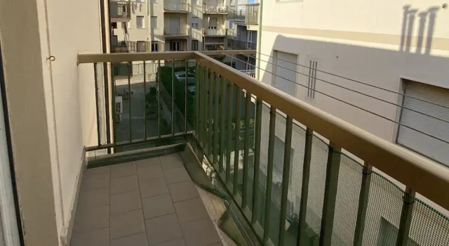 Apartment in a Building Facing the Sea-rif Florida