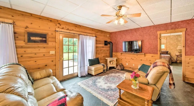 Апартаменты Rustic Keosauqua Gem: Fire Pit & Lake Sugema Views