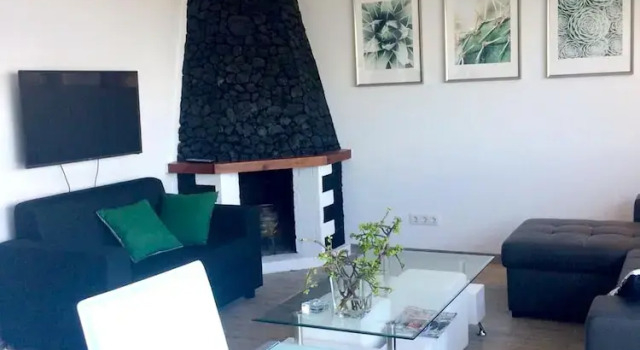 Apartment With 2 Bedrooms in Puerto de la Cruz, With Wonderful sea View, Enclosed Garden and Wifi, Забронировать Апартаменты/квартира Апартаменты Пуэрто-де-ла-Крус, рядом с Cactus and Animal Park, Апартаменты/квартира