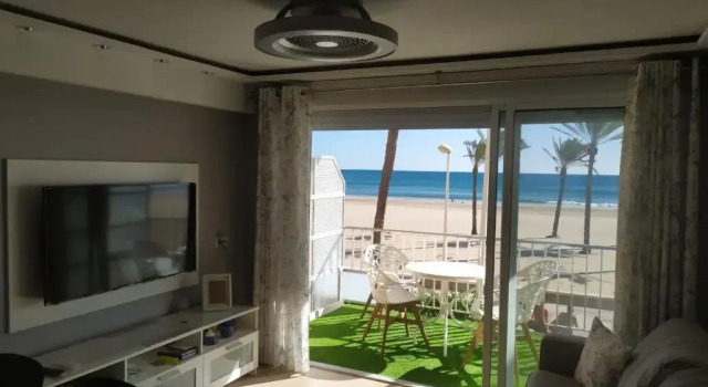 Апартаменты NUEVO, Primerísima línea con Wifi y Parking gratis en Playa San Antonio