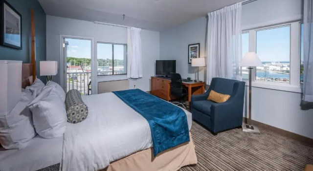 Номер Standard с балконом Rockland Harbor Hotel