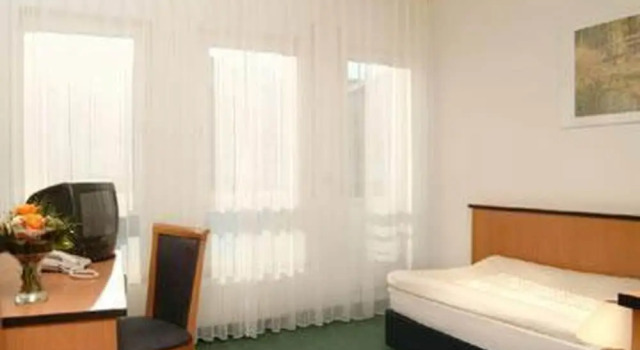 Трёхместный номер Standard Airport-Messe-Hotel Stetten