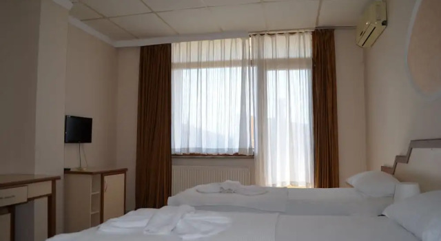 Трёхместный номер Standard с балконом Ayvalık Palas Hotel