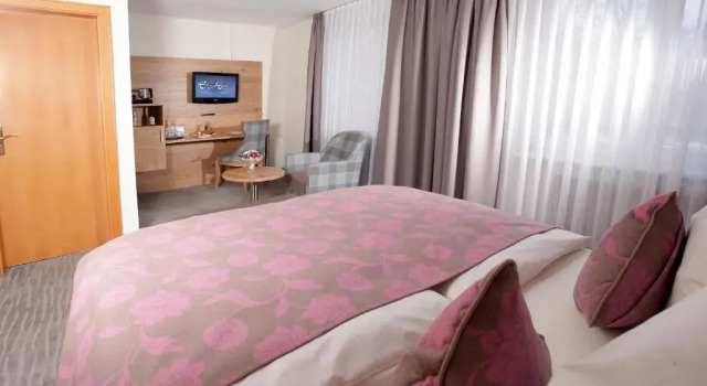 Двухместный номер Superior с балконом Eden Hotel