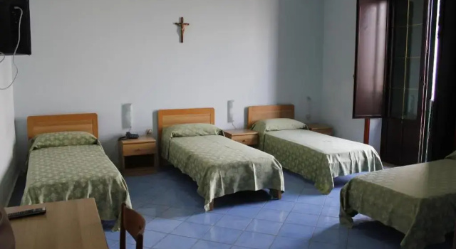 Четырёхместный номер Standard Ancelle Sorrento - Casa dAccoglienza