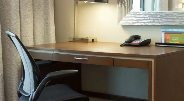 Номер Standard Longview Hilton Garden Inn