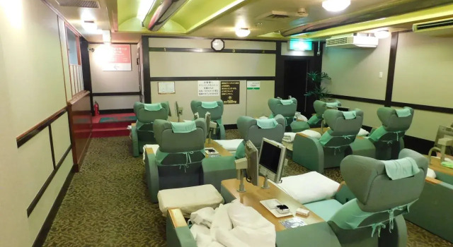 Sauna & Capsule Hotel Greenland Kokura (Male Only), Buchen Sie Kapselhotel Kapselhotels in Kyushu, Kapselhotel