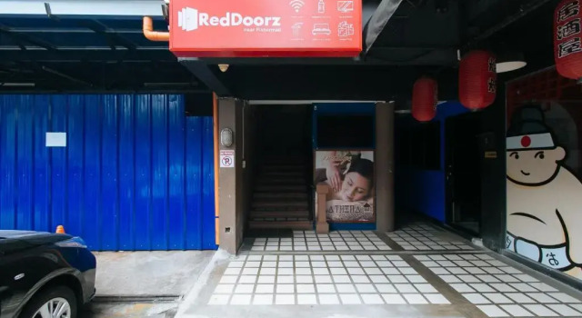 RedDoorz near Fishermall Quezon City, Забронировать Отель Кесон-Сити 