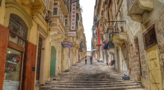 Central 1BR Apartment in Valletta