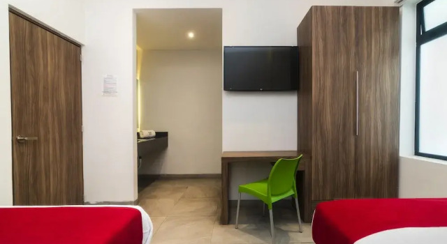 Четырёхместный номер Deluxe Hotel Río Puebla Centro