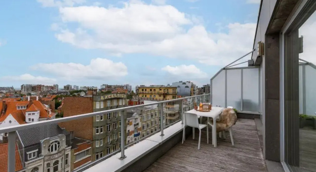 Апартаменты Charming Apartment Near the Beach With Balcony