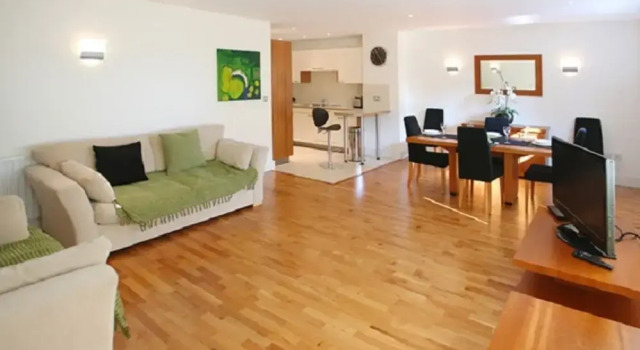 Jeanneau - Prestigious Dolphin Quays apartment on Poole Quay, Забронировать Апартаменты/квартира Пул Дорсет, рядом с Причал города Пул