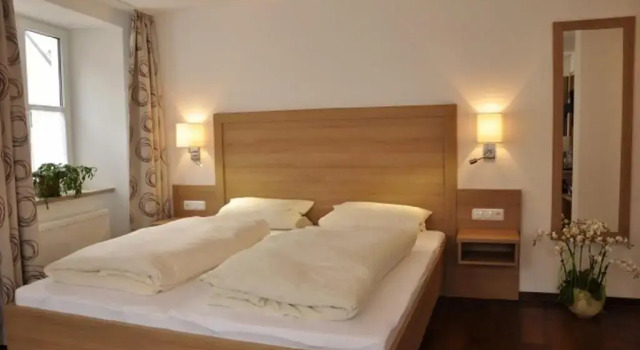 Трёхместный номер Standard Hotel Gasthof zum Goldenen Lamm
