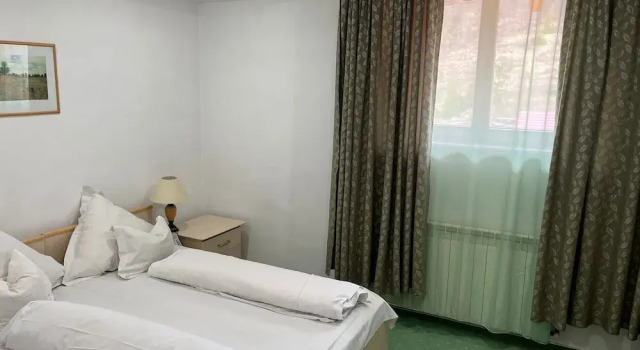 Hotel Iadolina, Varaa Hotelli  