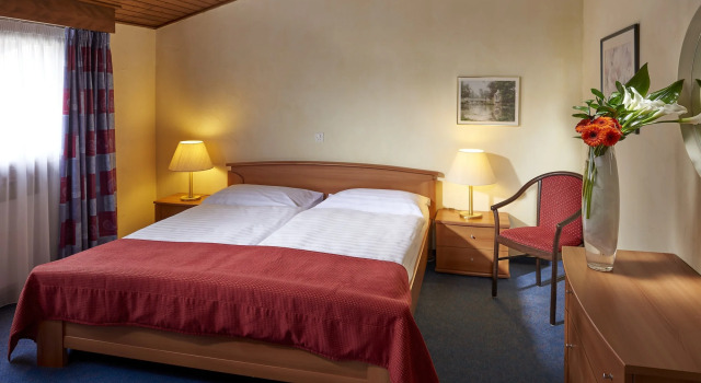 Victoria Hotel & Residence