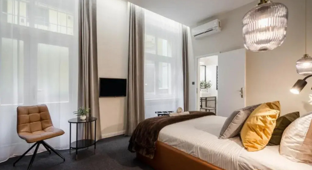 Astoria Boutique Suites- Best Location by BQA, Забронировать Бутик-отель Бутик-отели Будапешта, рядом с Станция метро Vorosmarty Square, Бутик-отель